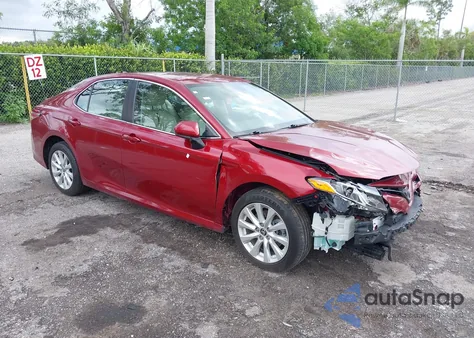2020 Toyota Camry Le from USA, damaged, VIN 4T1C11AKCLU379582